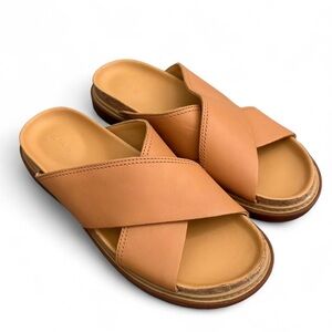 Women's Clarks Trace Drift Leather Cross Front Sandal Light Tan Comfort Shoe 8